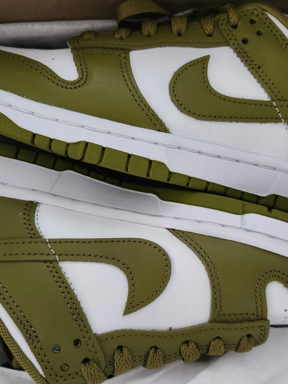 Nike Dunk Low Retro. Size 7  Green/White